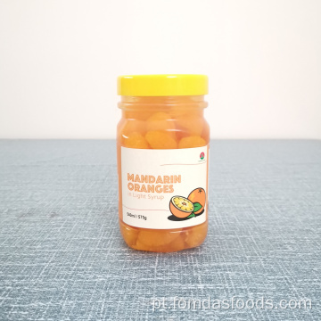 Laranjas de mandarina 540ml em frascos de plástico de suco de pêra